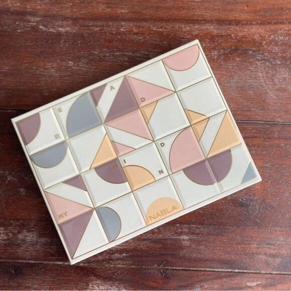 NABLA Read My Mind Eyeshadow Palette - Picture 5 of 10